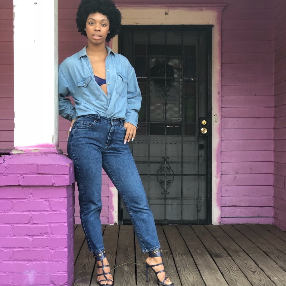 Meet your Posher, Ebony